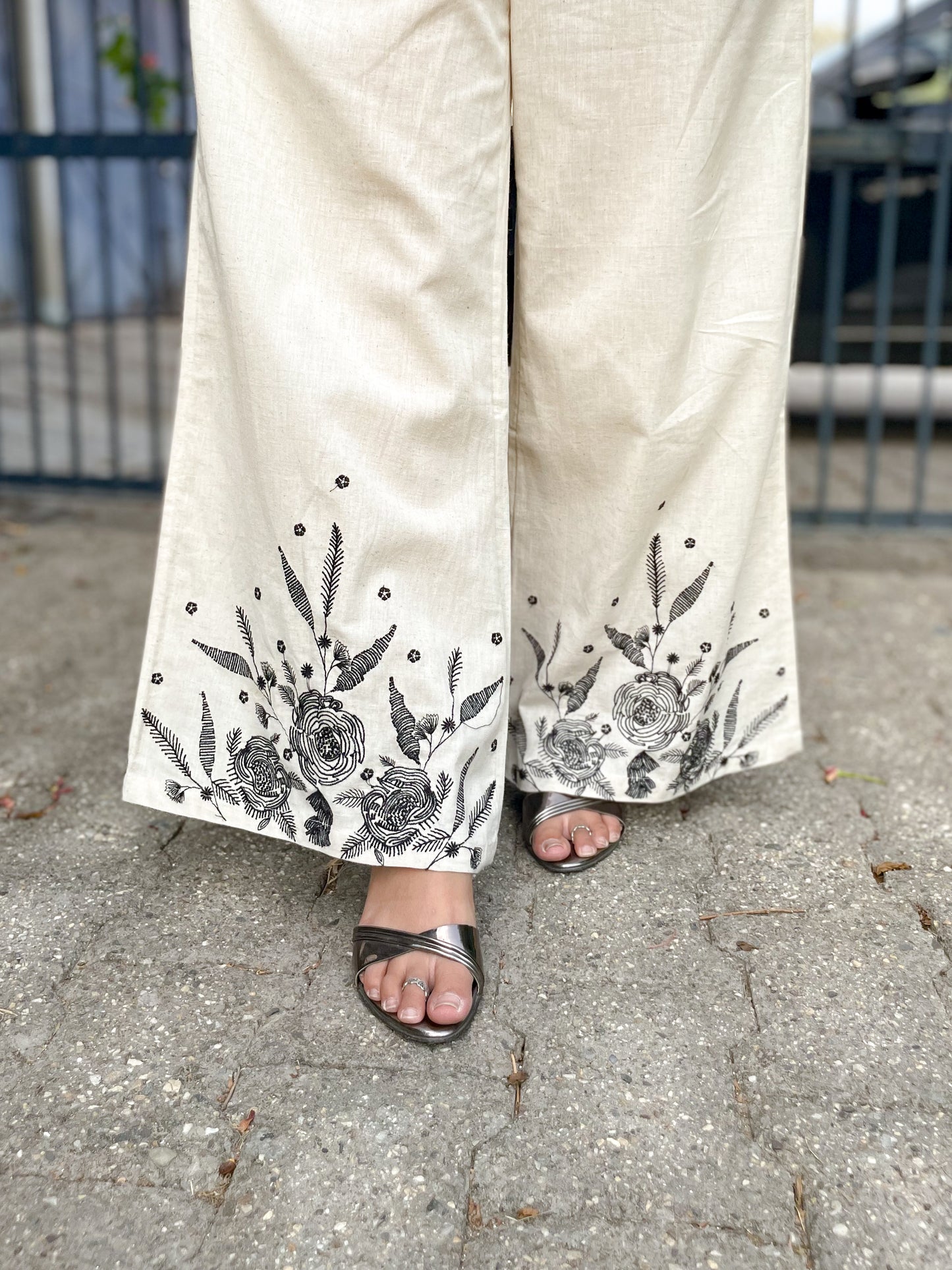 Zuri Embroidered Linen Khadi Co-ord Set