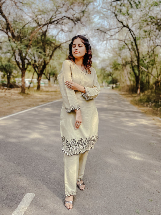Noor-E-Kala Kurta Set
